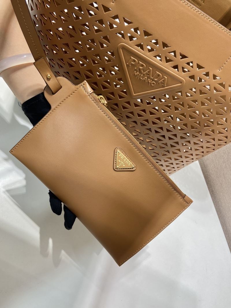 Pra*a tote bags